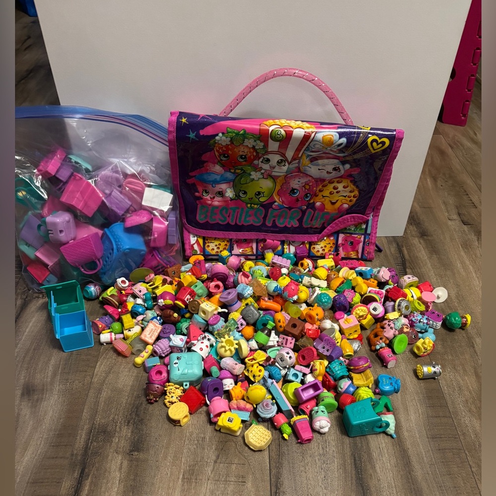 Over 200 shopkins with Carrying case